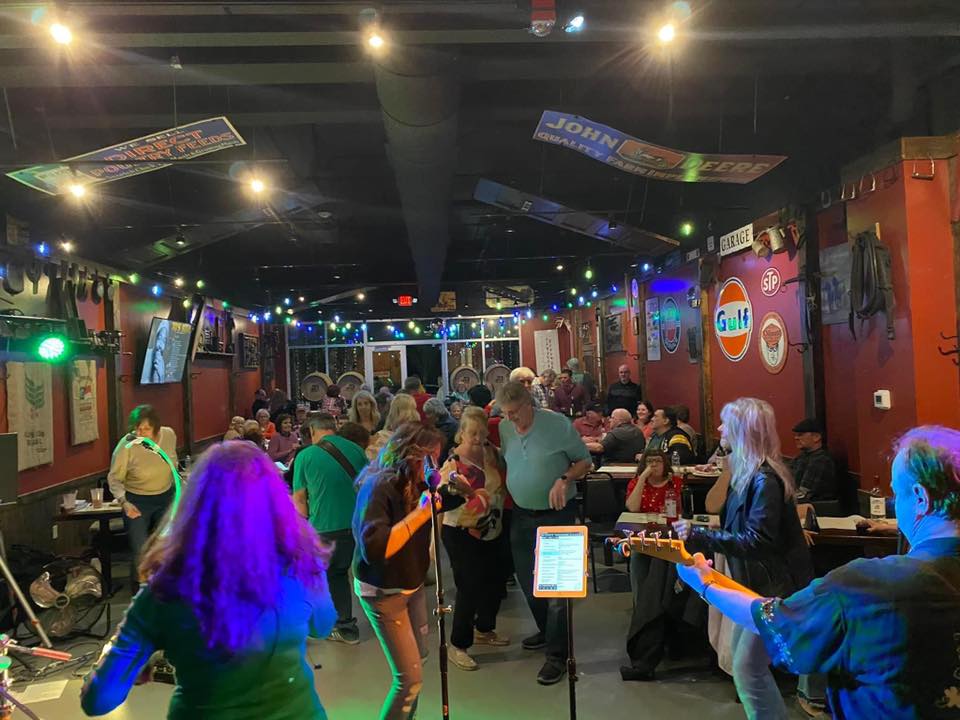 Shades of Time in The Tiki Bar! J&D Cellars Winery and Vineyard